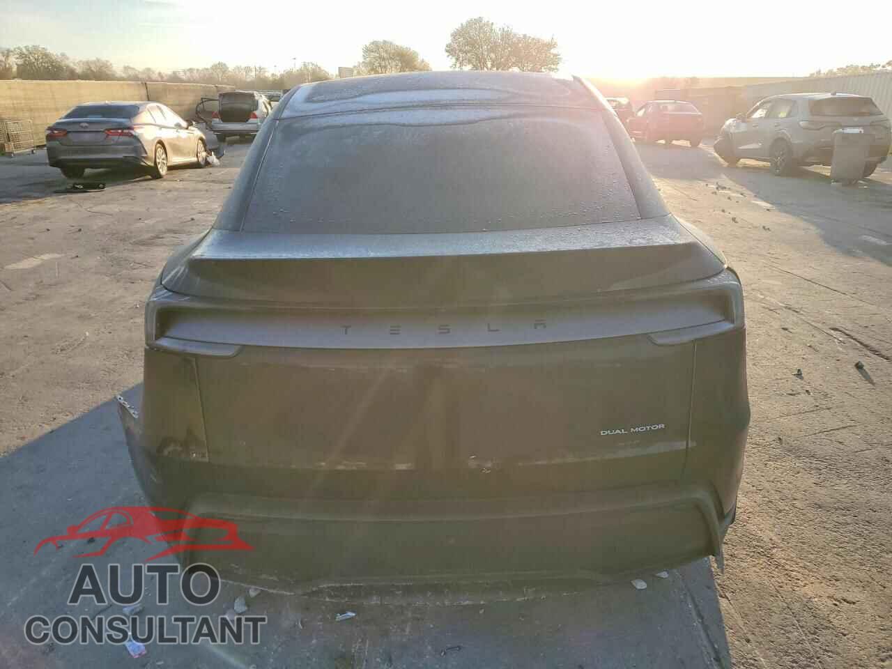 TESLA MODEL Y 2026 - 7SAYGDEE0TA478404
