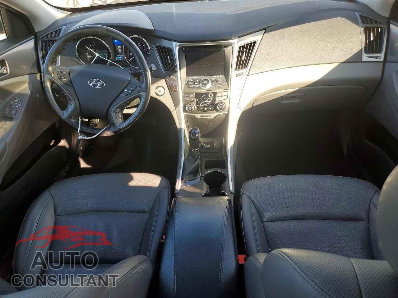 HYUNDAI SONATA 2014 - KMHEC4A47EA106593
