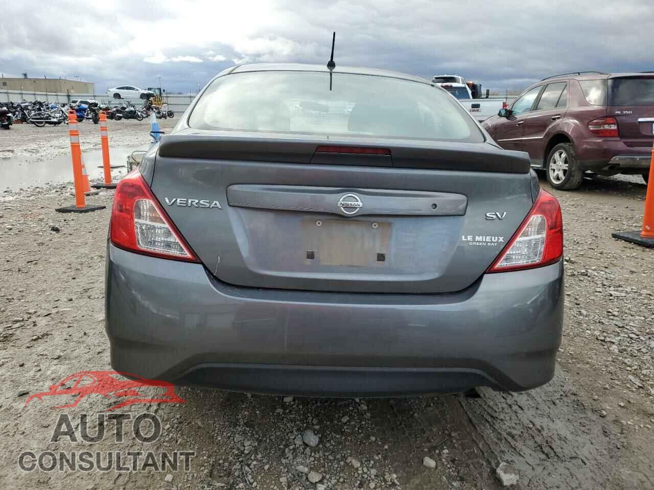 NISSAN VERSA 2018 - 3N1CN7AP1JL813776