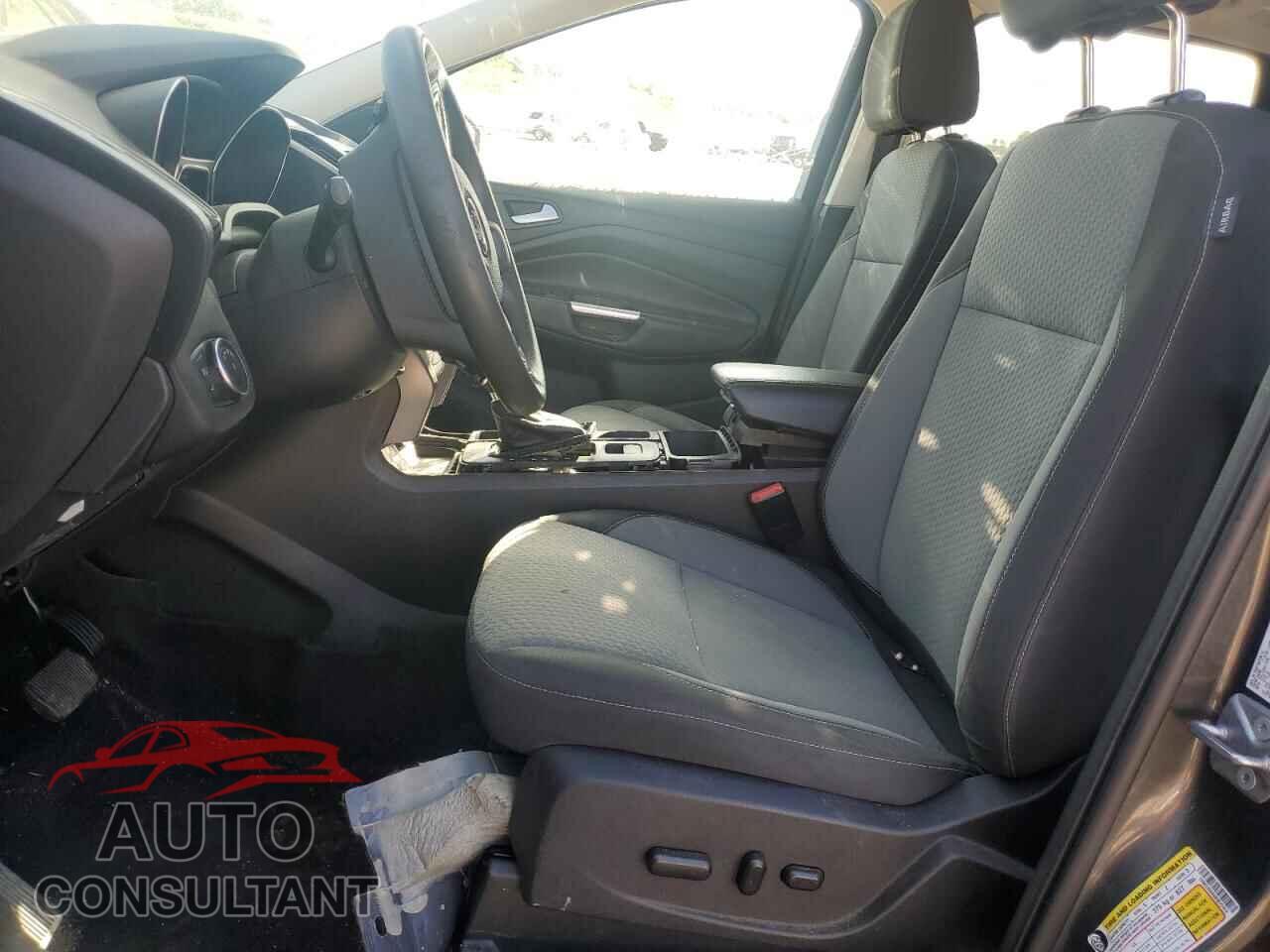 FORD ESCAPE 2017 - 1FMCU9G94HUE22010