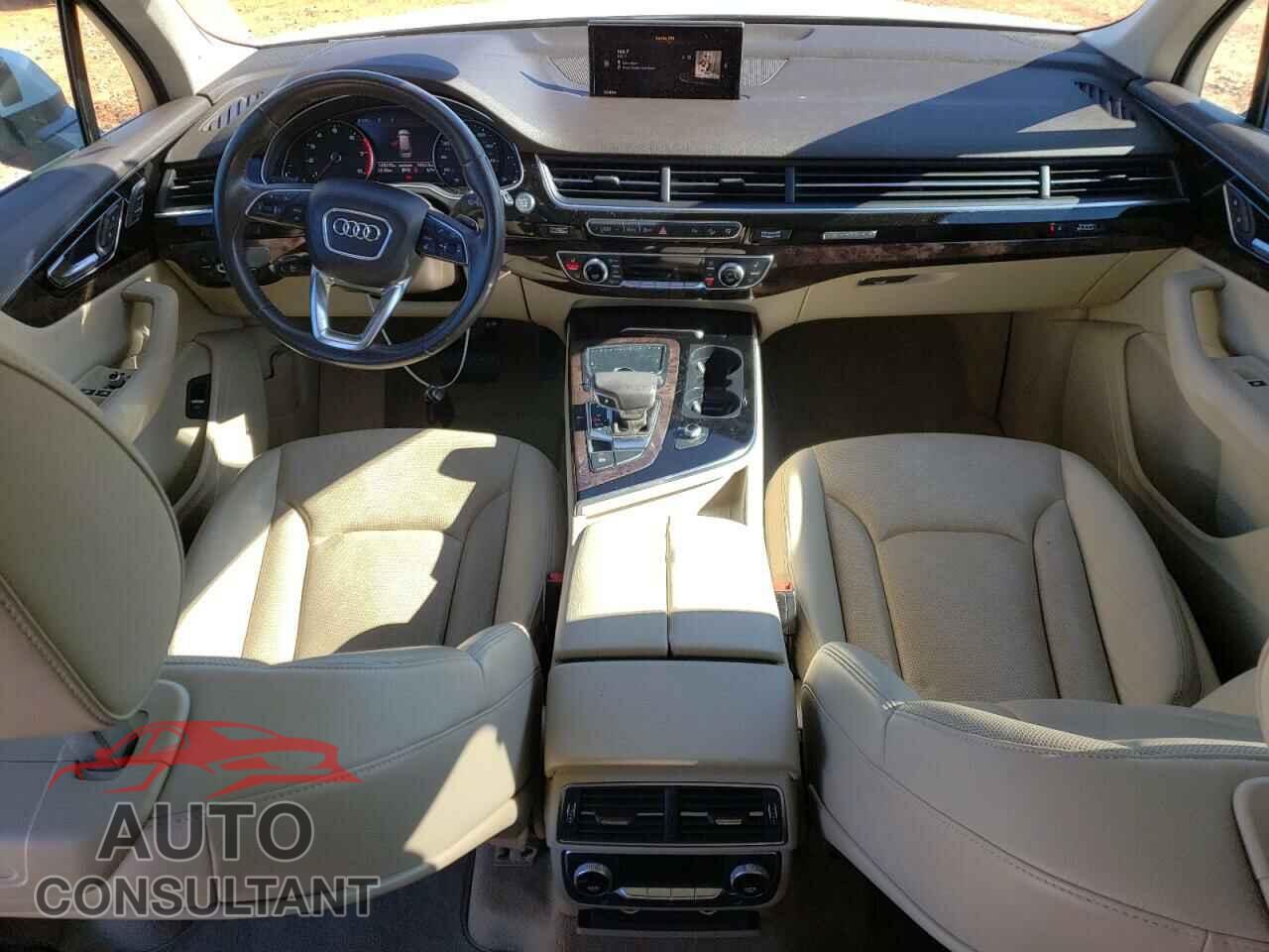 AUDI Q7 2017 - WA1LAAF71HD011365