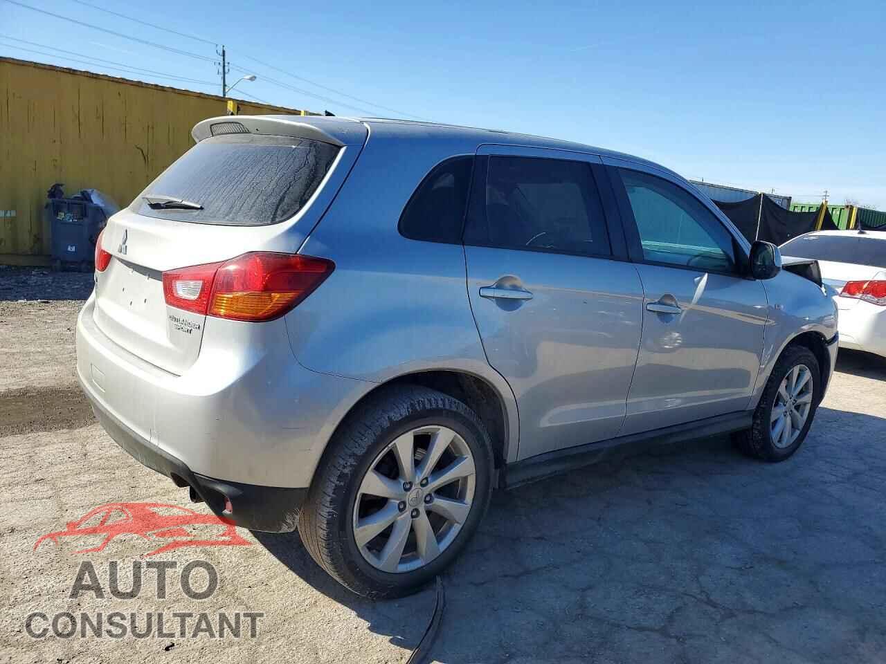 MITSUBISHI OUTLANDER 2015 - 4A4AP3AU3FE038457