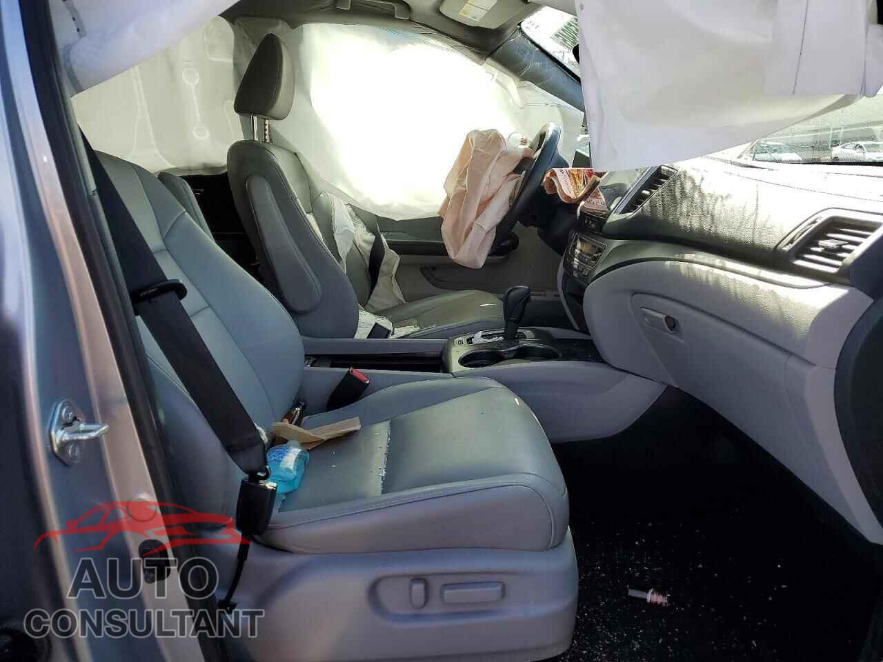 HONDA PILOT 2017 - 5FNYF6H57HB057653