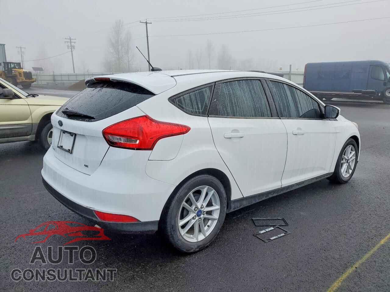 FORD FOCUS 2015 - 1FADP3K23FL222347