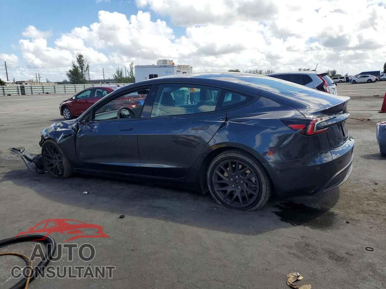 TESLA MODEL 3 2024 - 5YJ3E1EA5RF744410