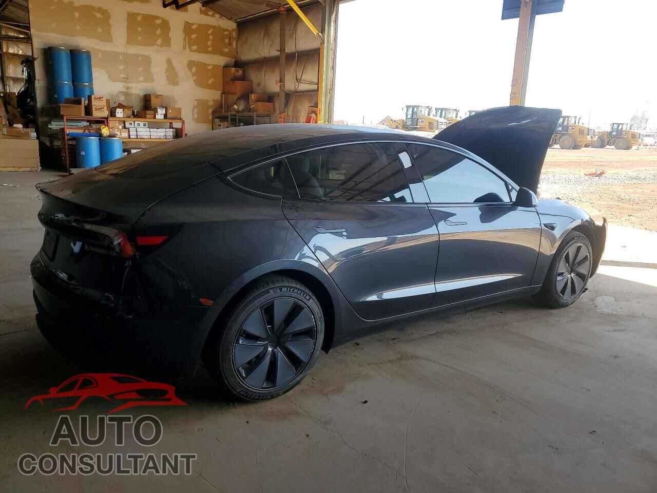 TESLA MODEL 3 2025 - 5YJ3E1EA4SF058493