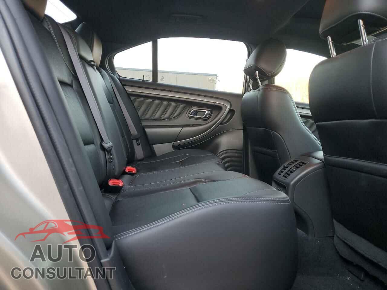 FORD TAURUS 2017 - 1FAHP2H88HG122117