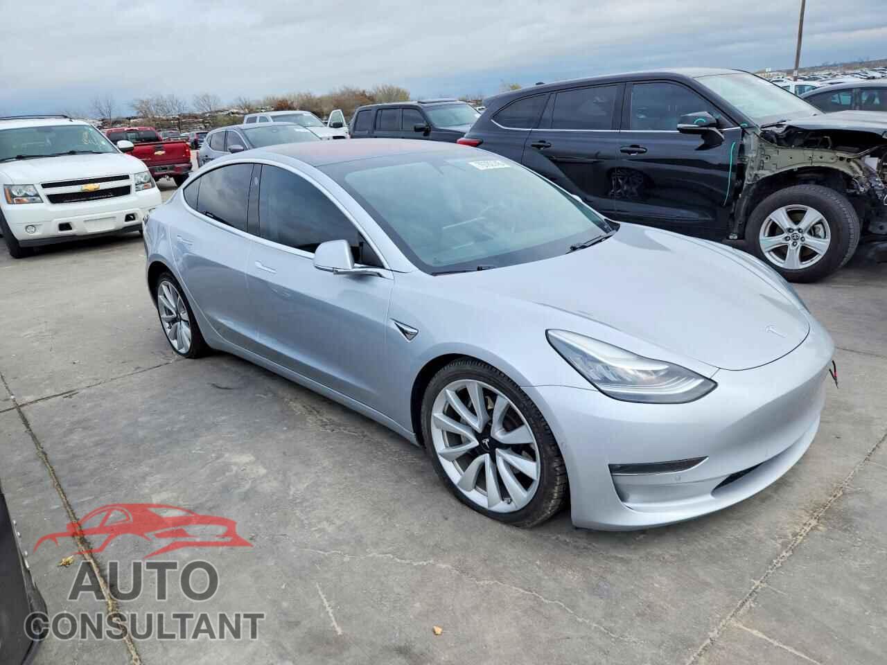 TESLA MODEL 3 2018 - 5YJ3E1EBXJF069375