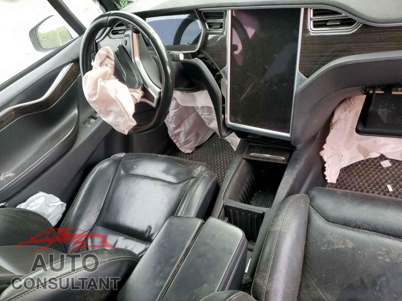 TESLA MODEL X 2016 - 5YJXCBE29GF010730