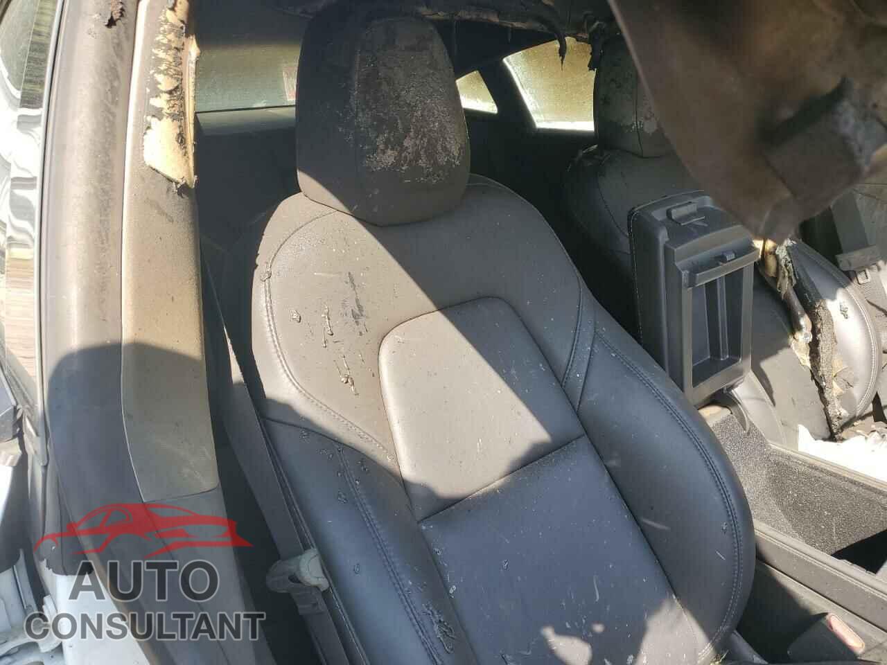 TESLA MODEL 3 2021 - 5YJ3E1EA5MF082580