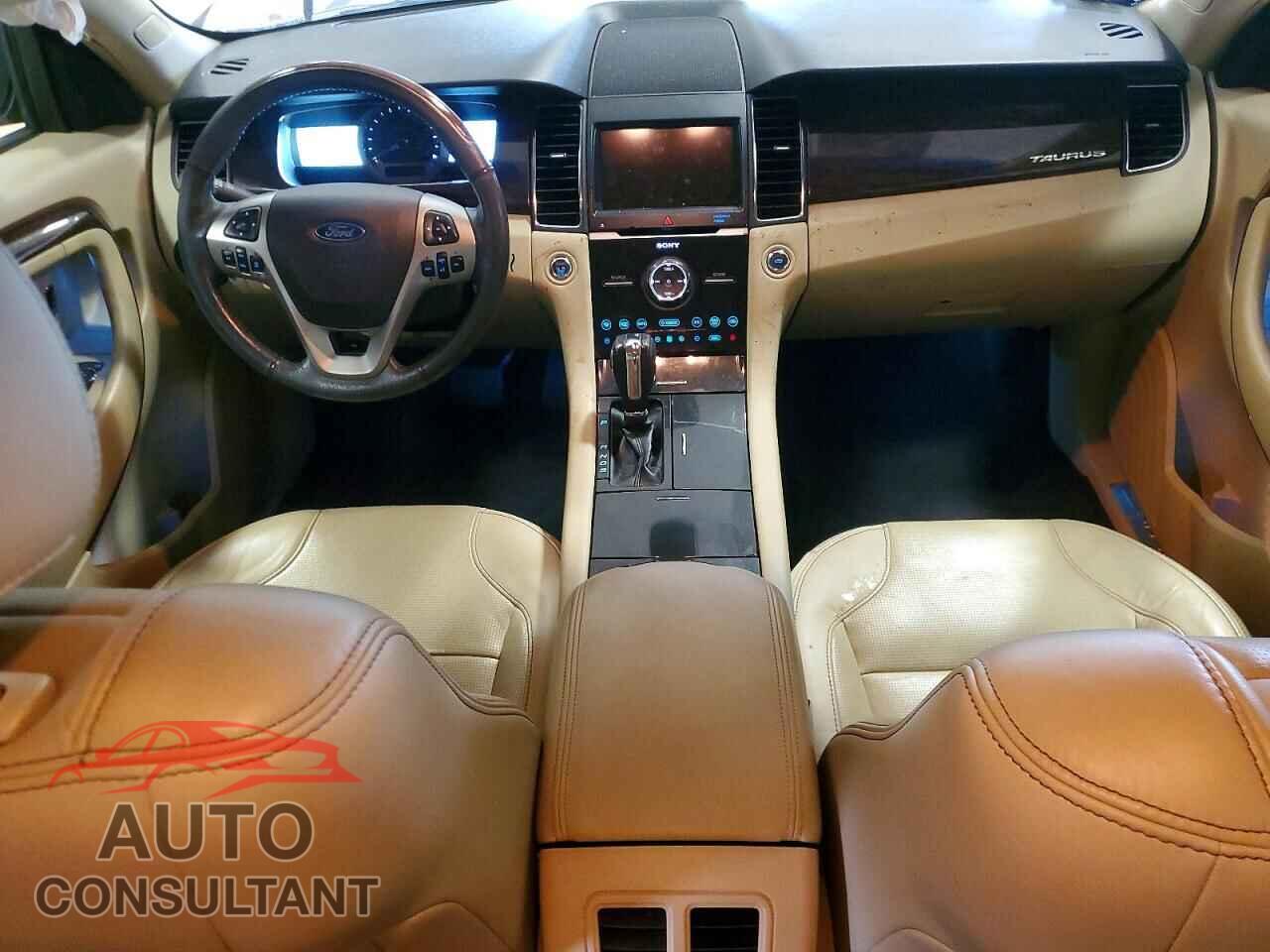 FORD TAURUS 2018 - 1FAHP2F83JG110160