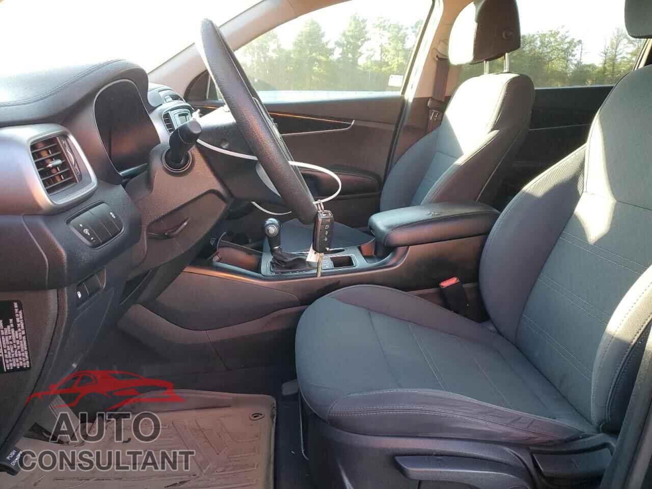 KIA SORENTO 2017 - 5XYPGDA50HG329413