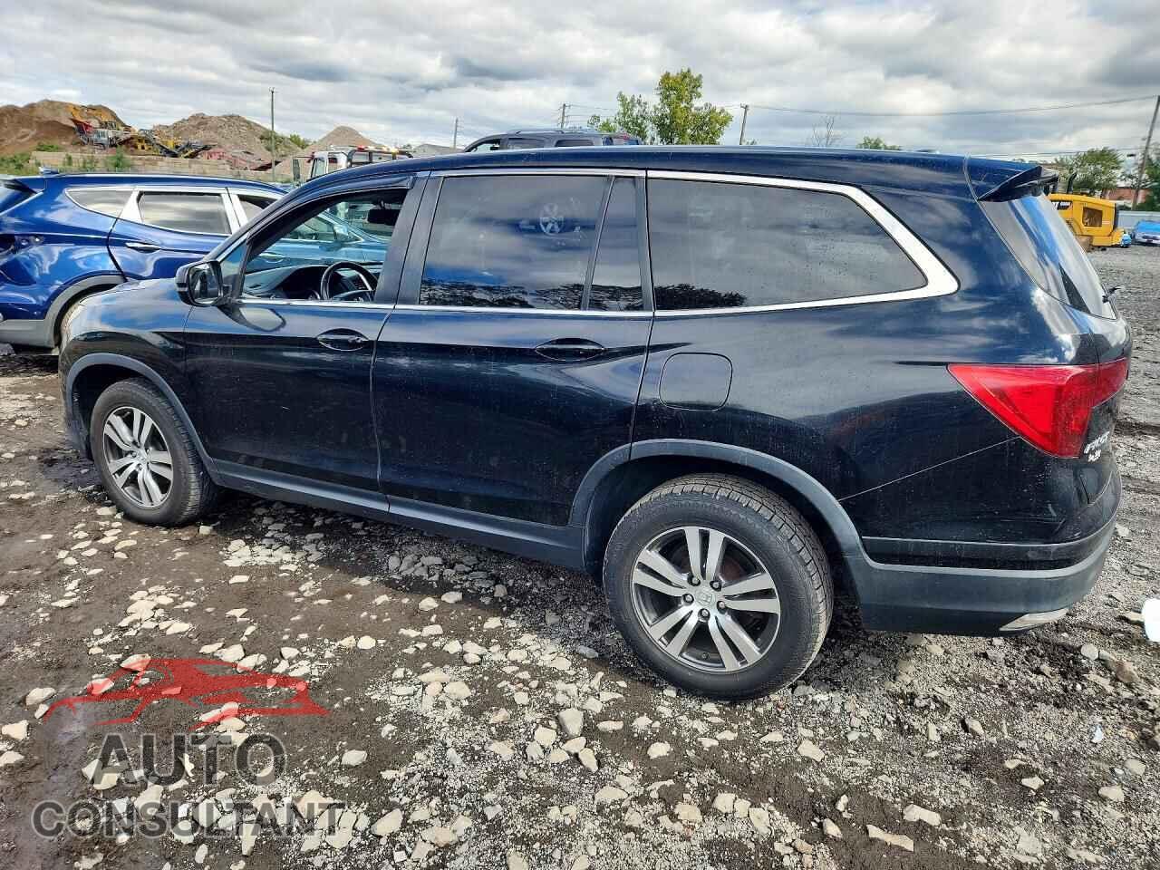 HONDA PILOT 2017 - 5FNYF6H72HB001539