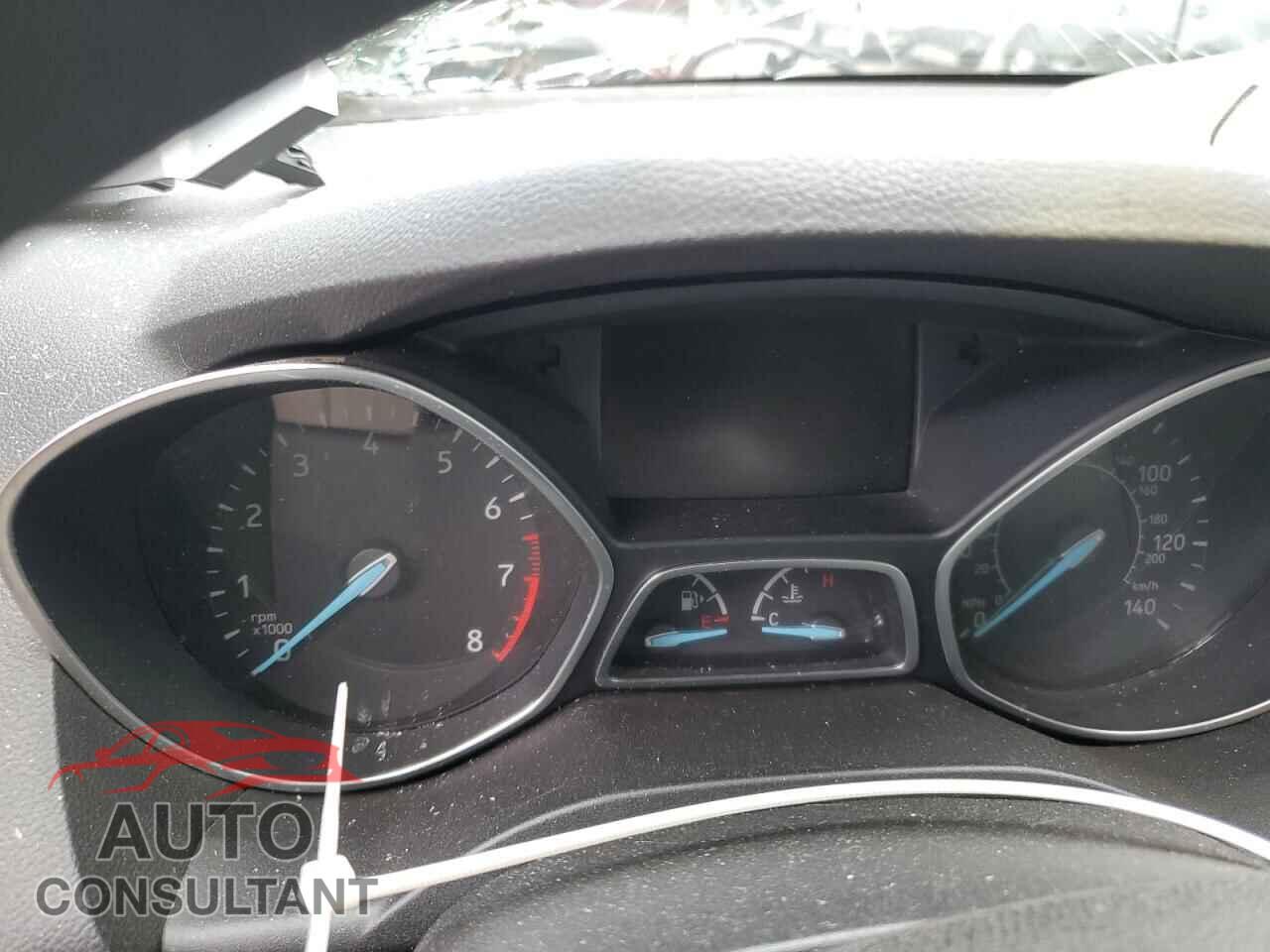 FORD ESCAPE 2017 - 1FMCU9GD7HUC66436