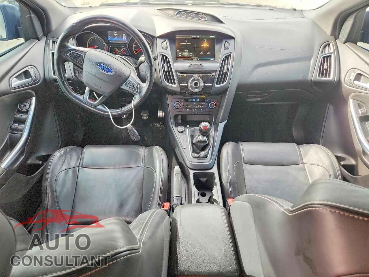FORD FOCUS 2015 - 1FADP3L90FL247203