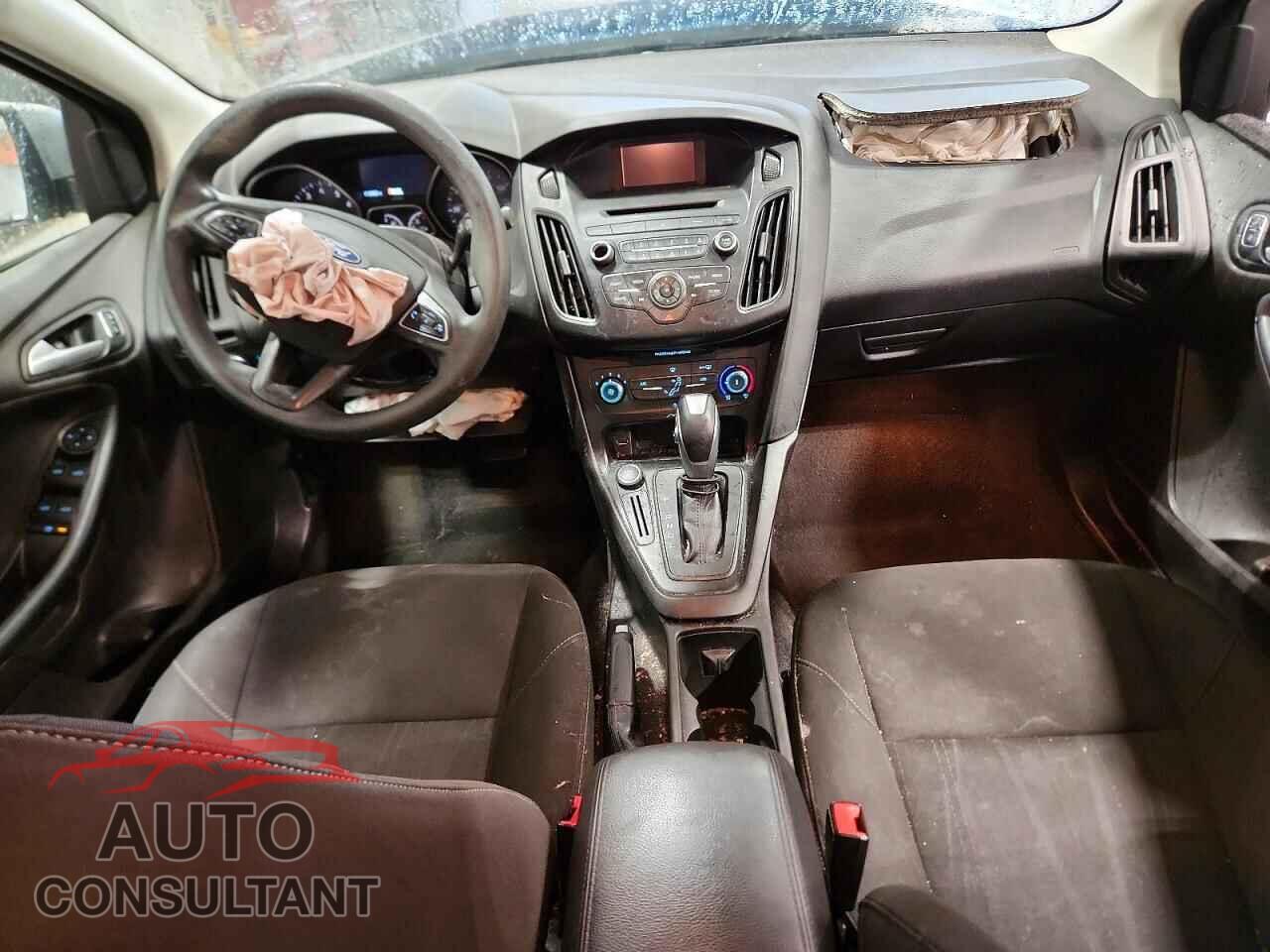 FORD FOCUS 2015 - 1FADP3F21FL313191