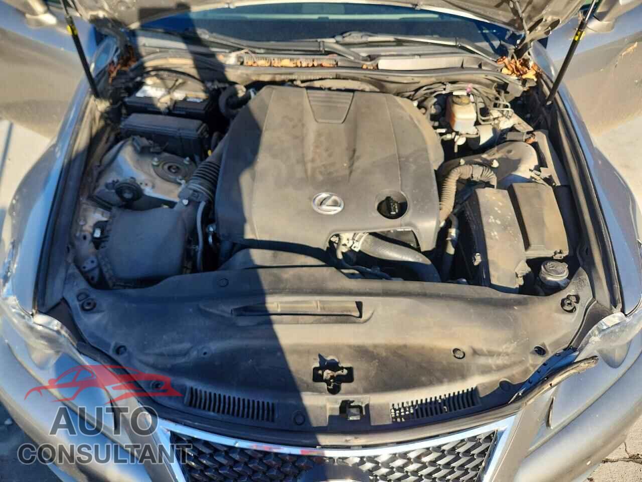 LEXUS IS 2015 - JTHBF1D2XF5057602