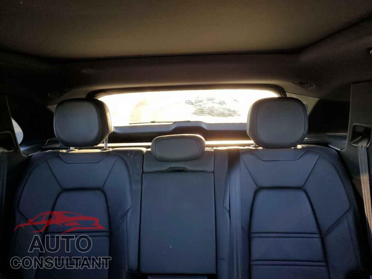 PORSCHE CAYENNE 2019 - WP1AA2AY7KDA14473