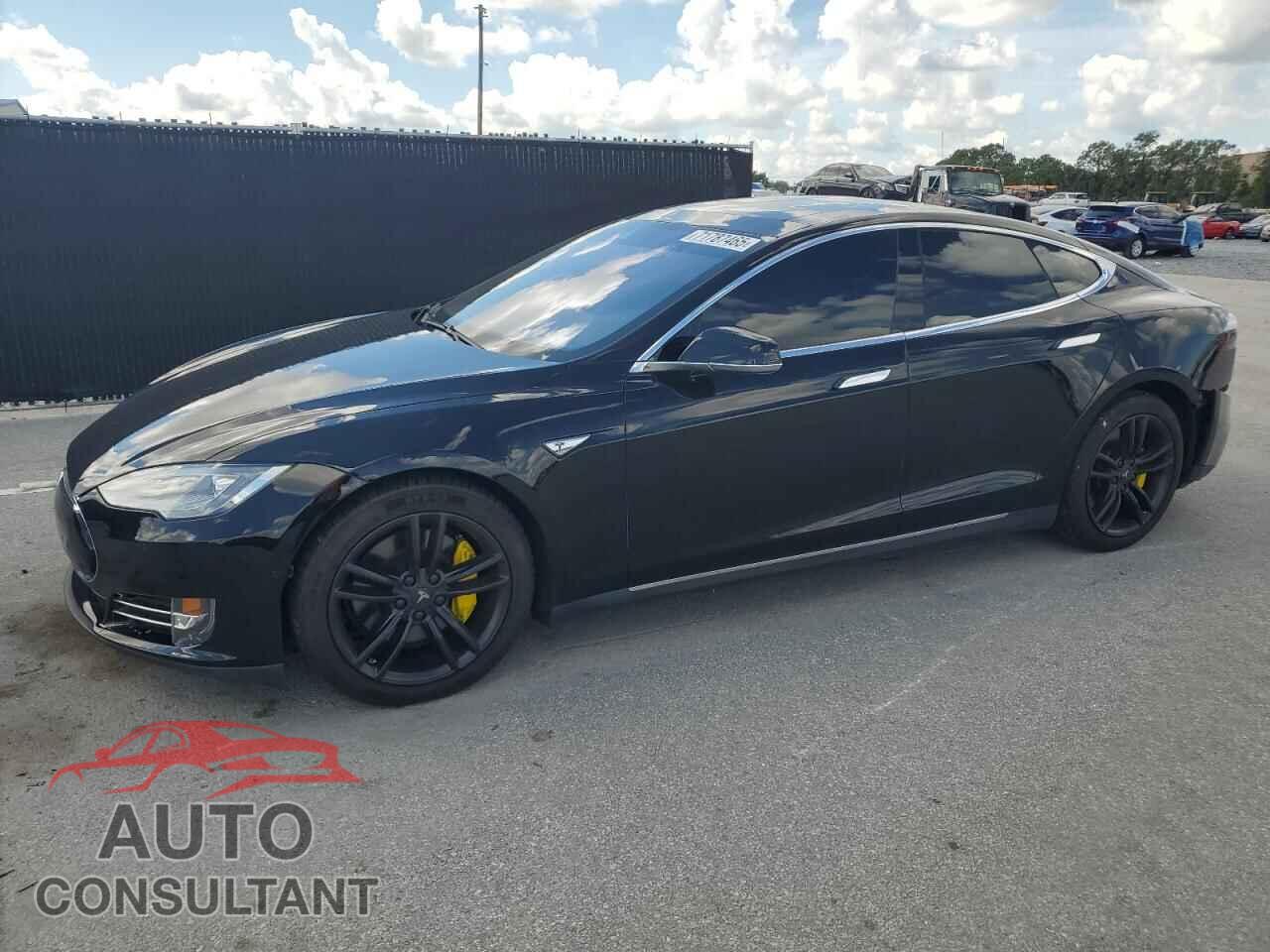 TESLA MODEL S 2015 - 5YJSA1E23FF115952