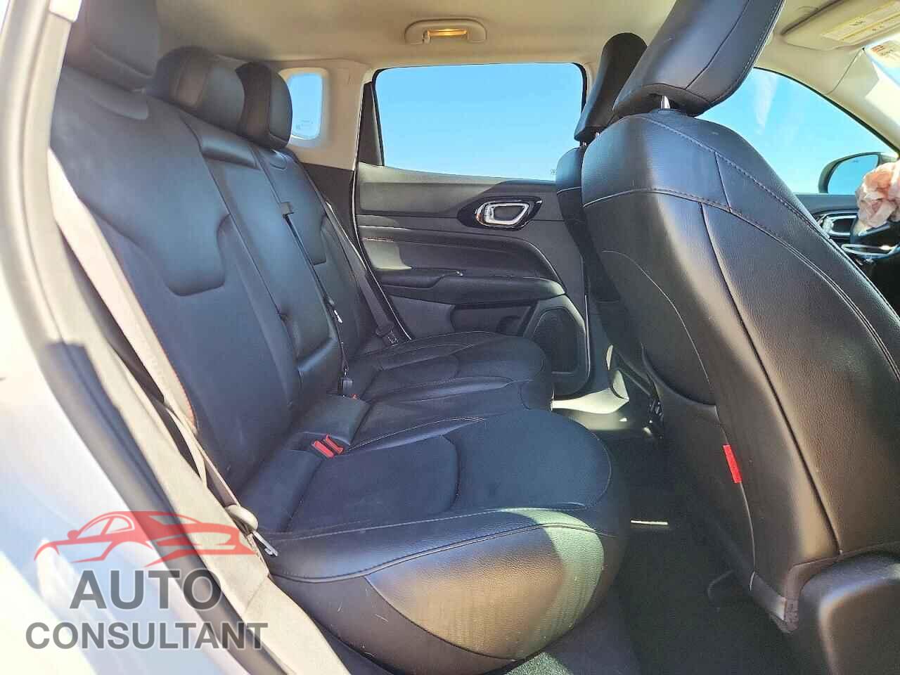 JEEP COMPASS 2022 - 3C4NJDDB7NT110348