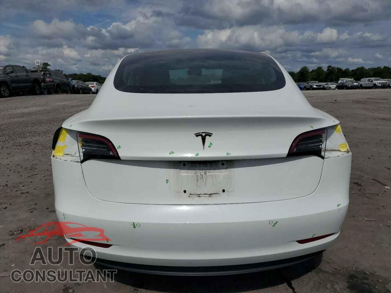 TESLA MODEL 3 2018 - 5YJ3E1EA8JF076218