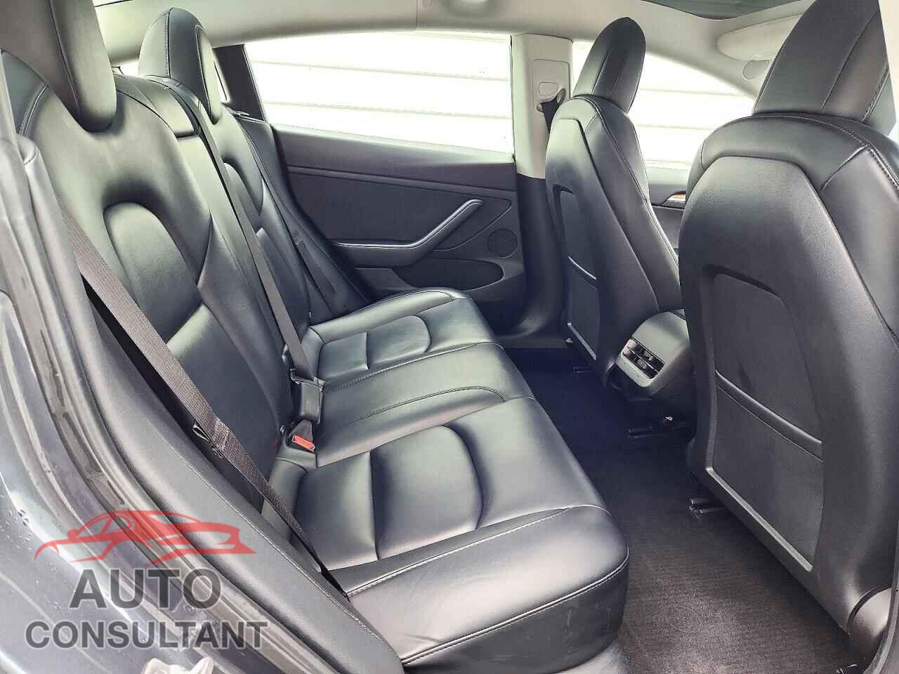 TESLA MODEL 3 2023 - 5YJ3E1EA5PF447134