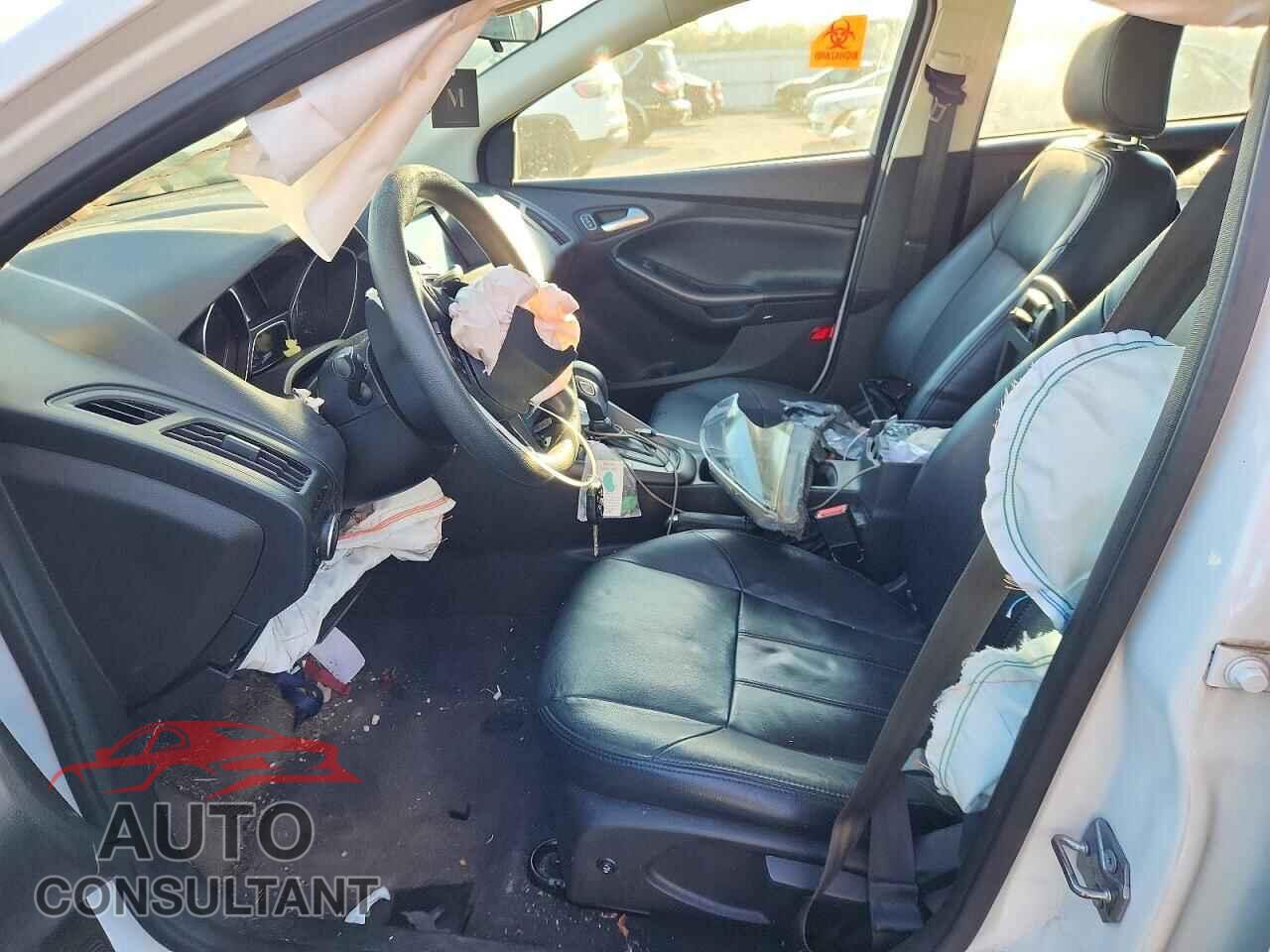 FORD FOCUS 2018 - 1FADP3M29JL300121