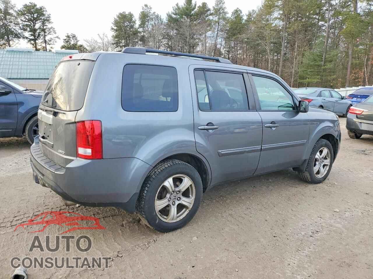 HONDA PILOT 2013 - 5FNYF4H49DB001235