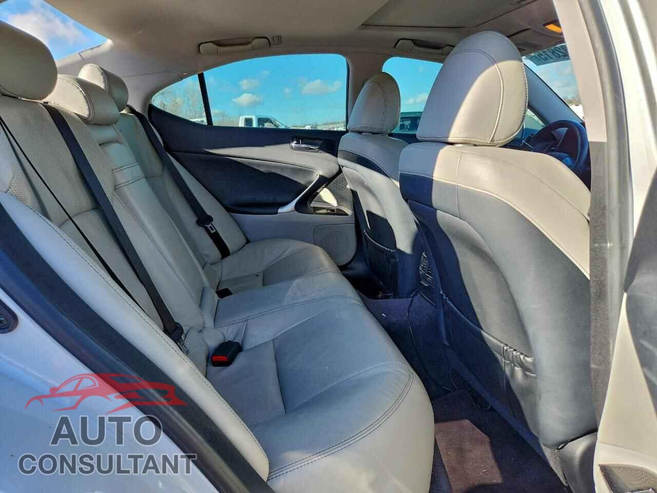 LEXUS IS 2011 - JTHBF5C27B5133215