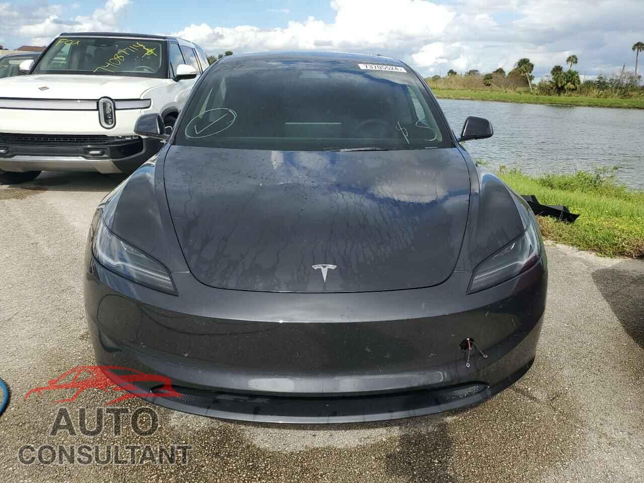 TESLA MODEL 3 2024 - 5YJ3E1EA2RF756126