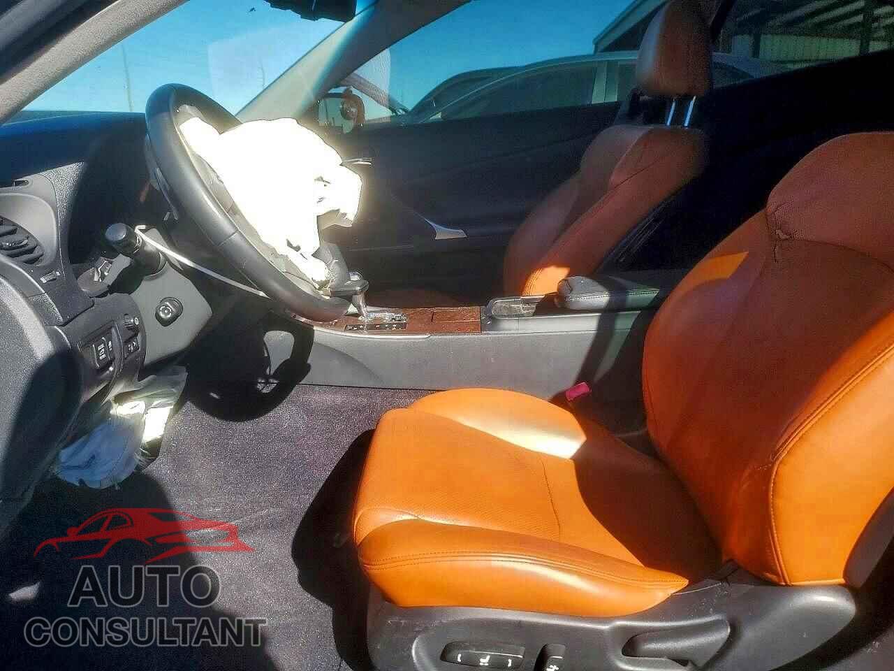 LEXUS IS 2011 - JTHFE2C23B2505816