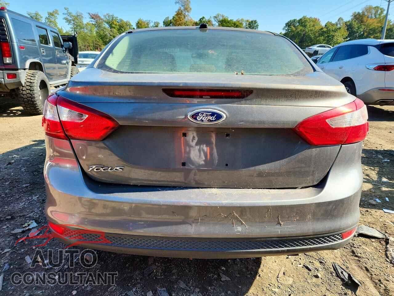 FORD FOCUS 2013 - 1FADP3F25DL270200