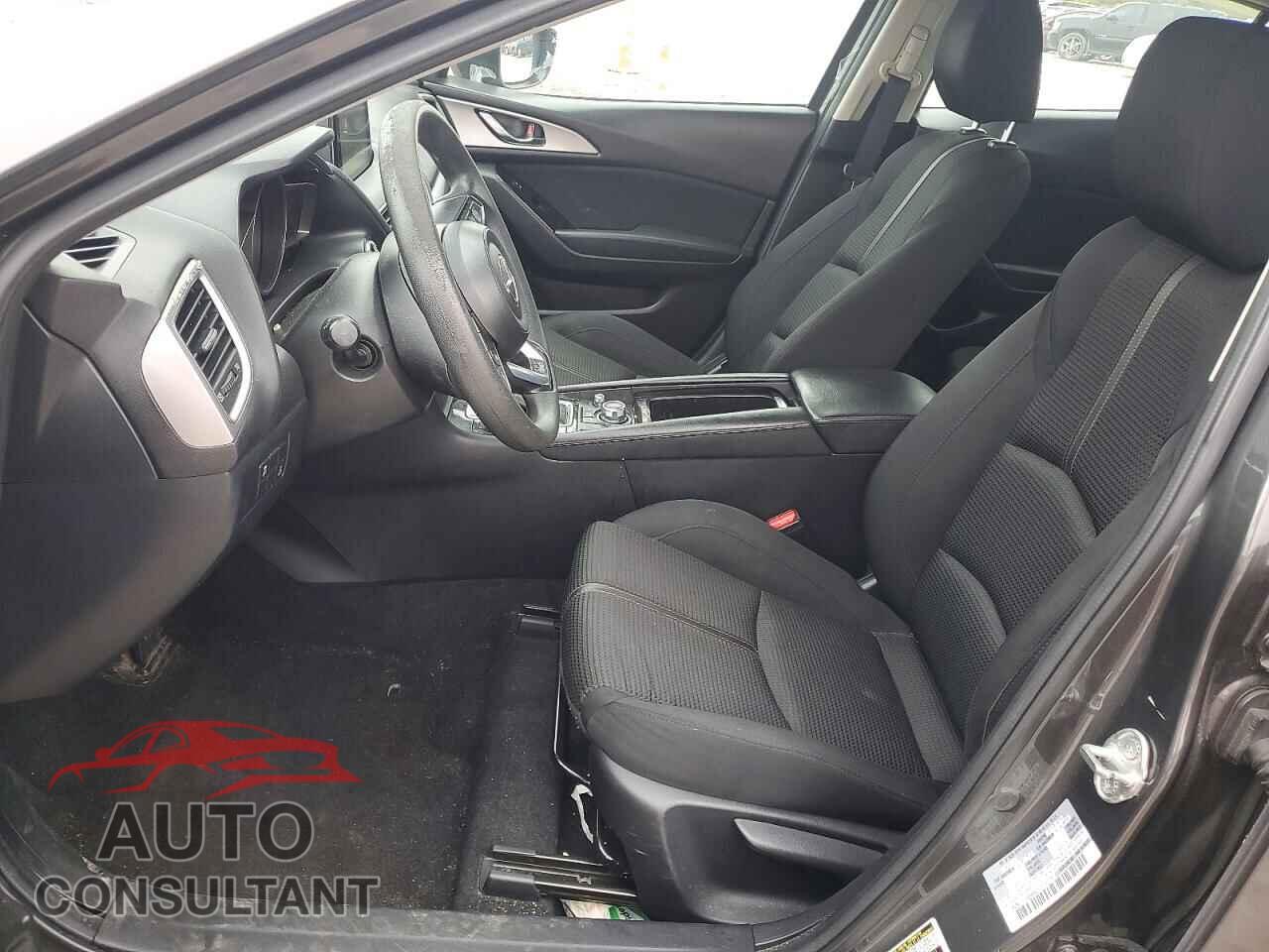 MAZDA 3 2018 - 3MZBN1U73JM264848