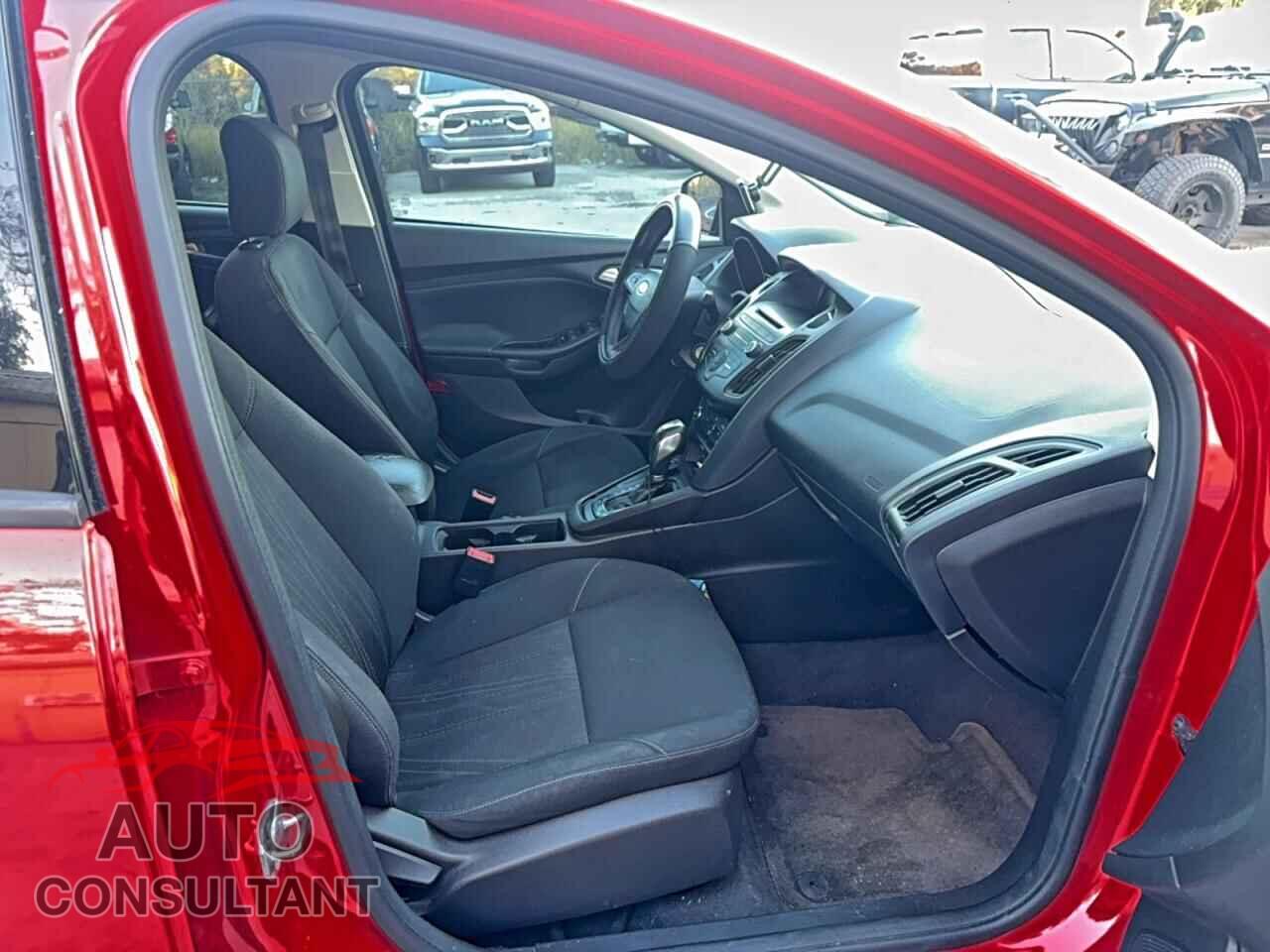 FORD FOCUS 2015 - 1FADP3F20FL317040