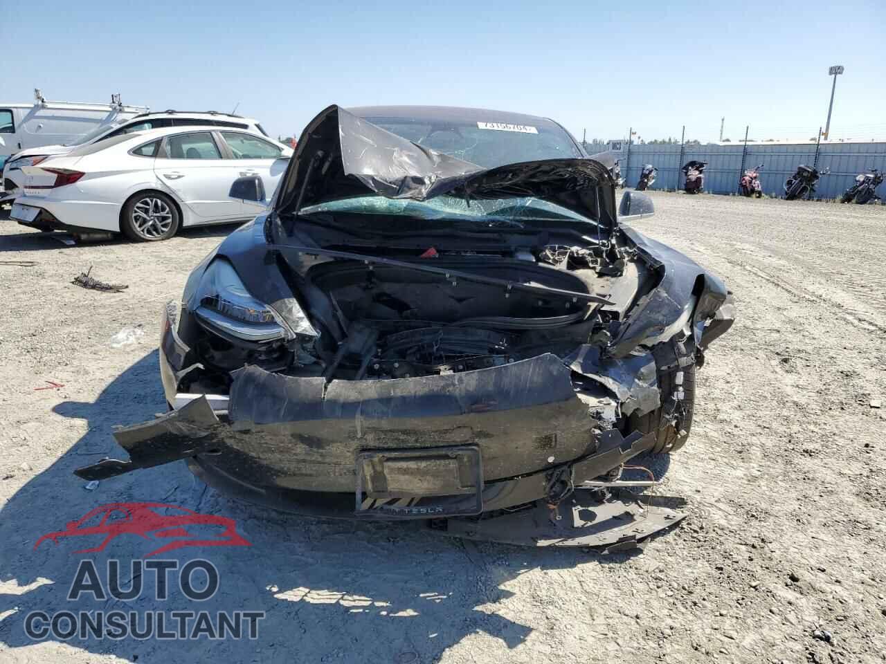 TESLA MODEL 3 2018 - 5YJ3E1EB8JF131808