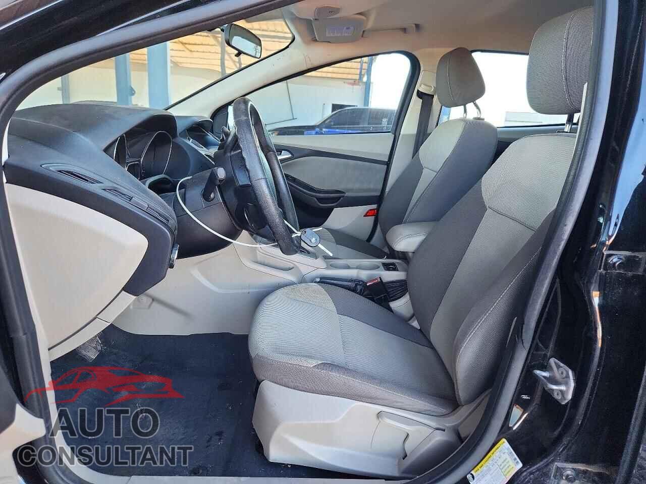 FORD FOCUS 2012 - 1FAHP3K2XCL237599