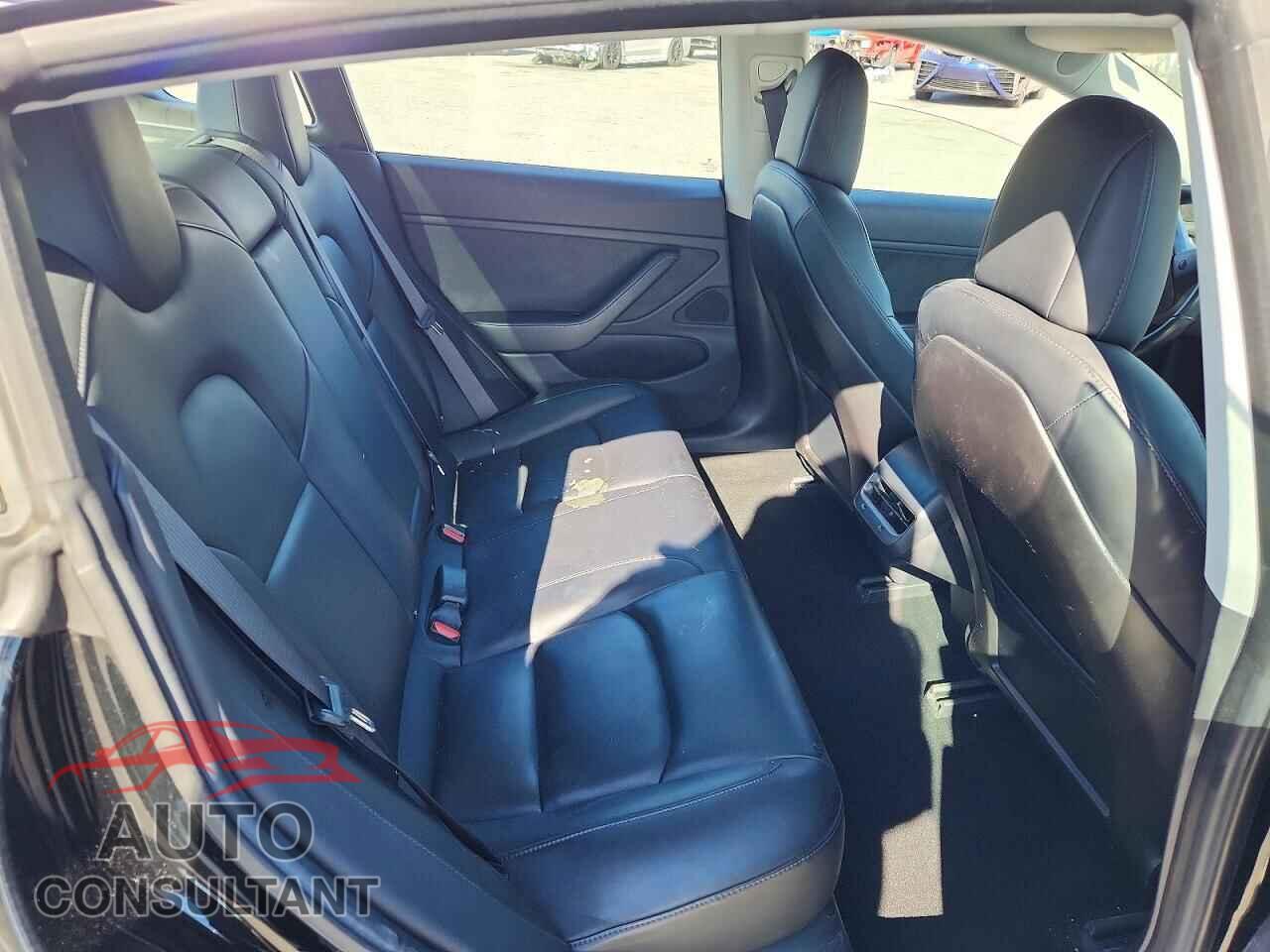 TESLA MODEL 3 2018 - 5YJ3E1EA8JF108827