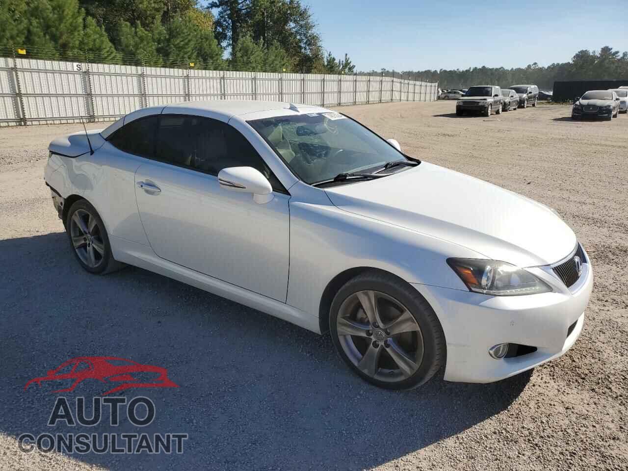 LEXUS IS 2014 - JTHFF2C23E2529745