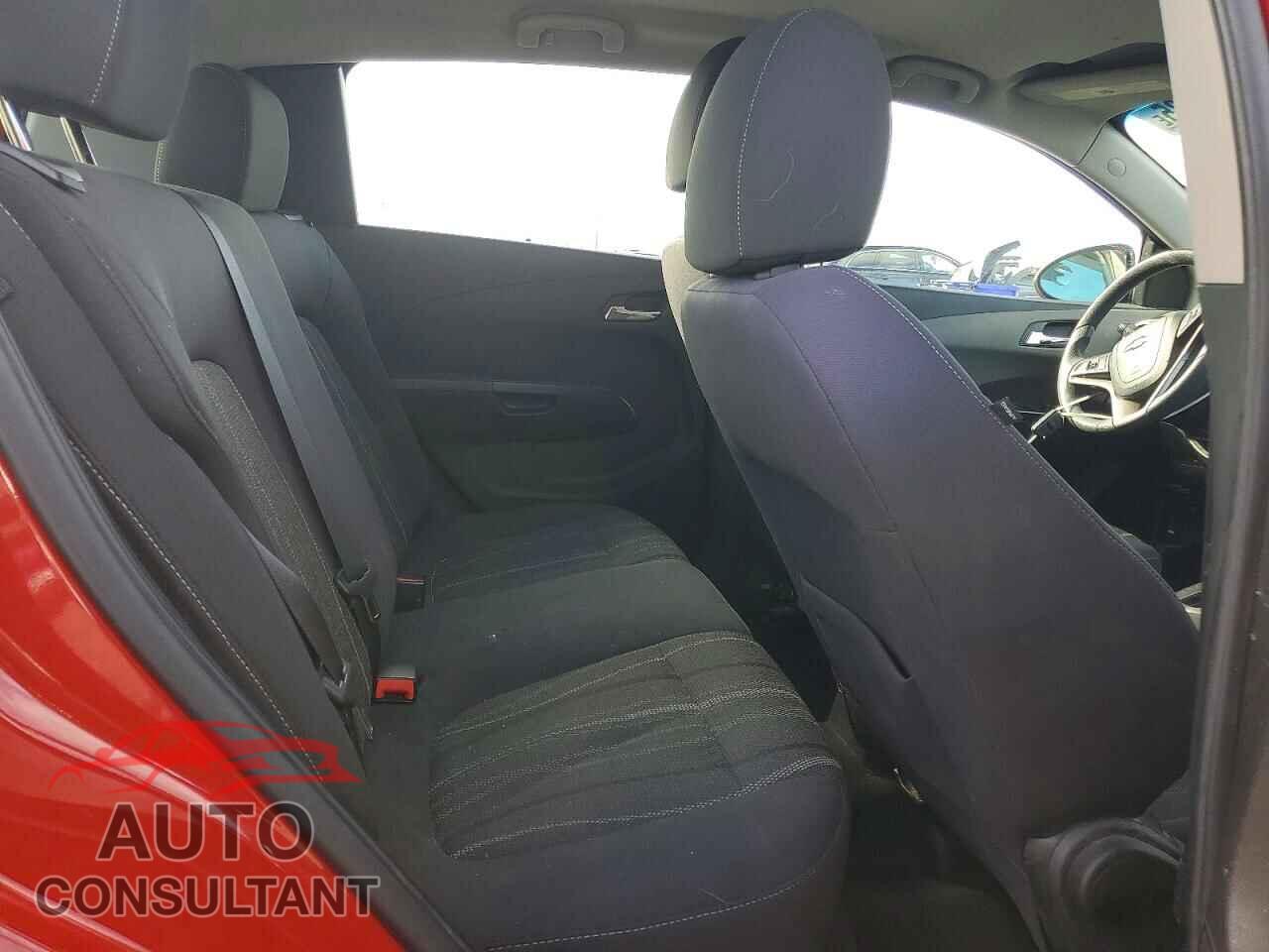 CHEVROLET SONIC 2013 - 1G1JC6SB3D4131640