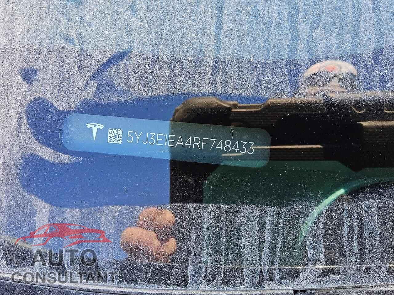 TESLA MODEL 3 2024 - 5YJ3E1EA4RF748433