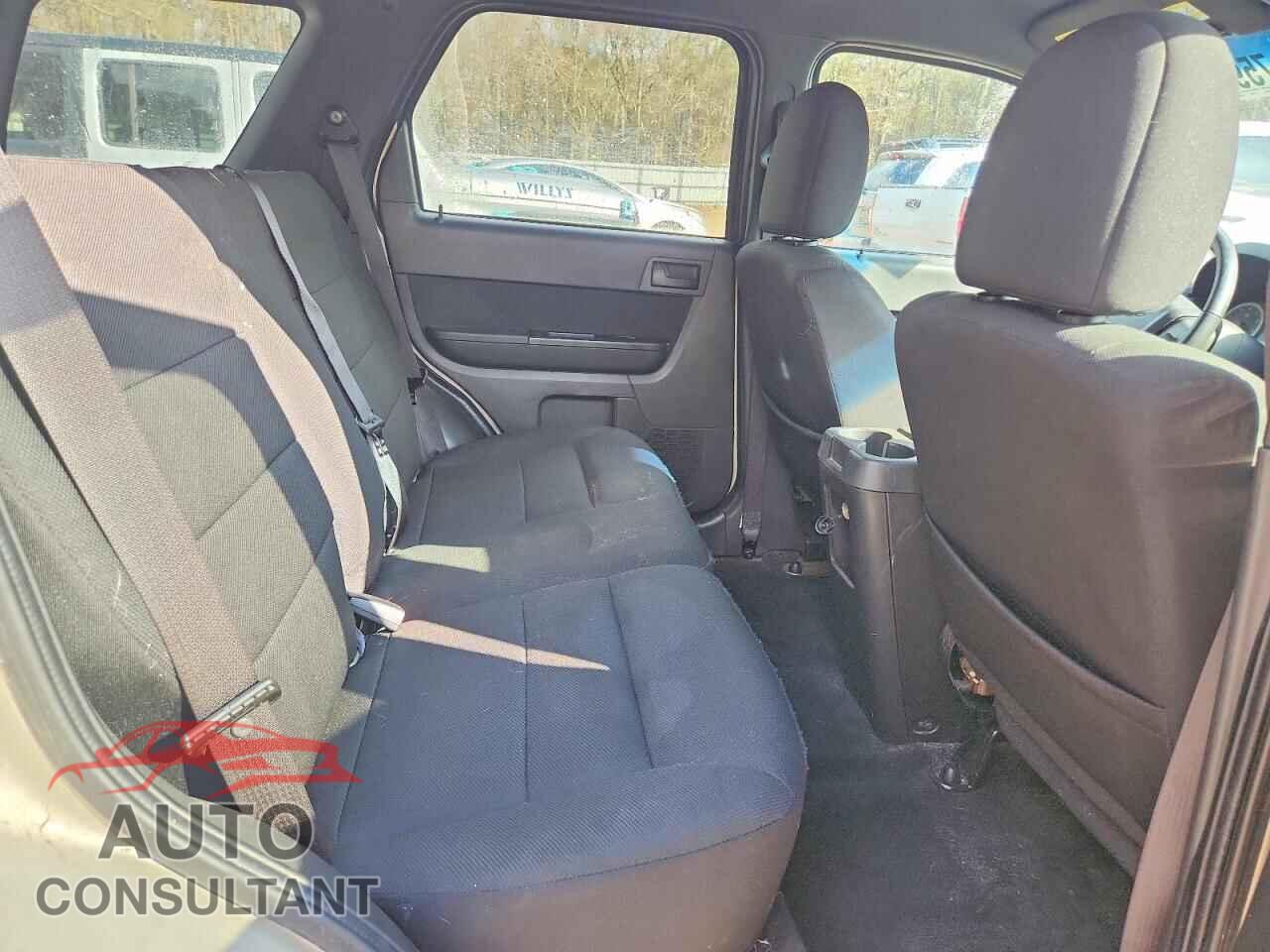 FORD ESCAPE 2010 - 1FMCU0D71AKB75917