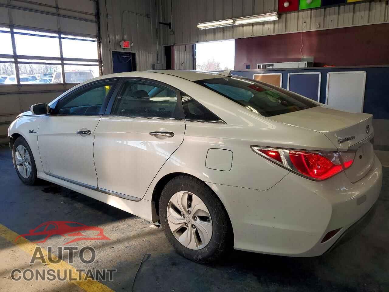 HYUNDAI SONATA 2013 - KMHEC4A49DA065799