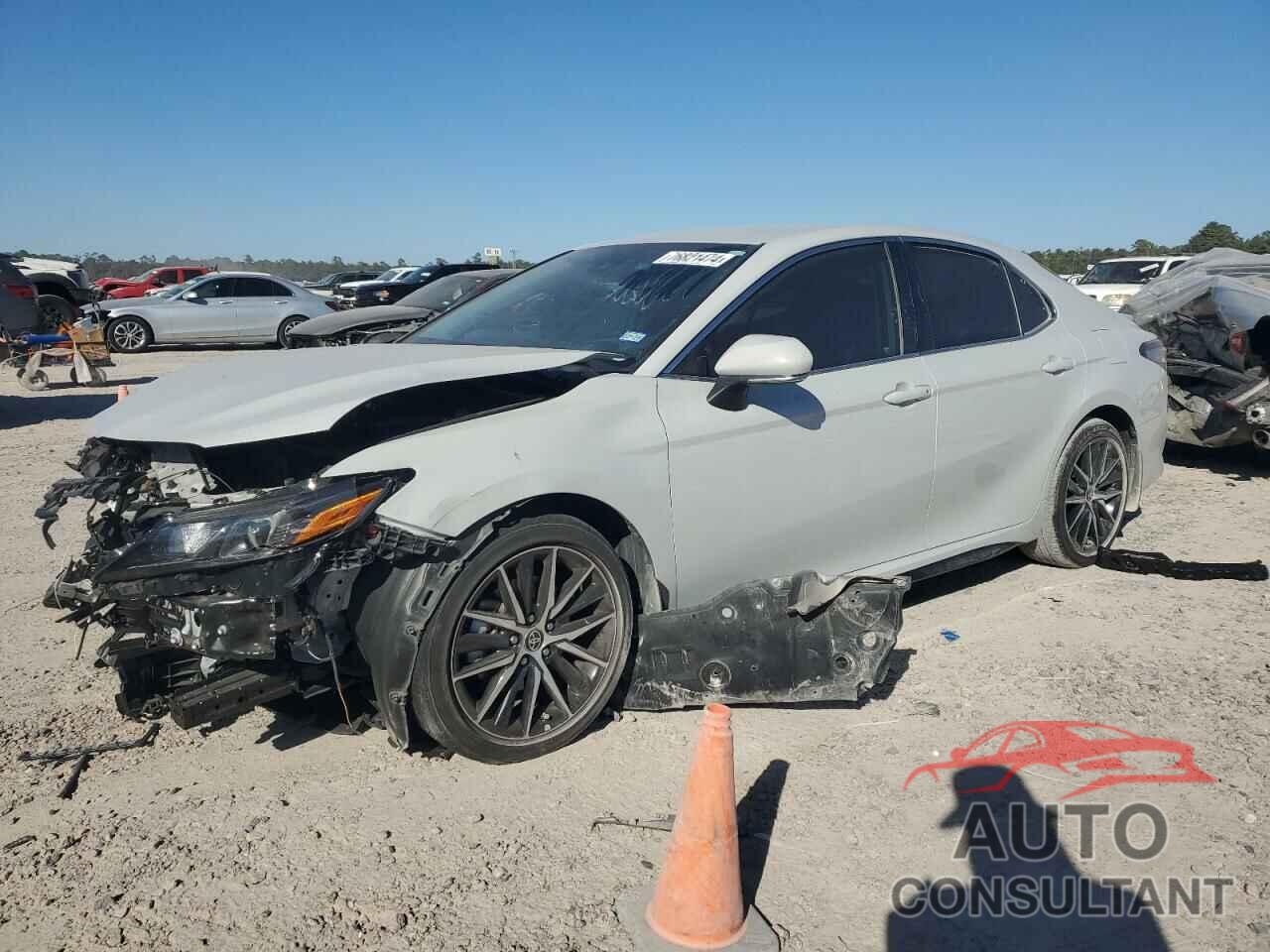 TOYOTA CAMRY 2022 - 4T1G11AK6NU028799