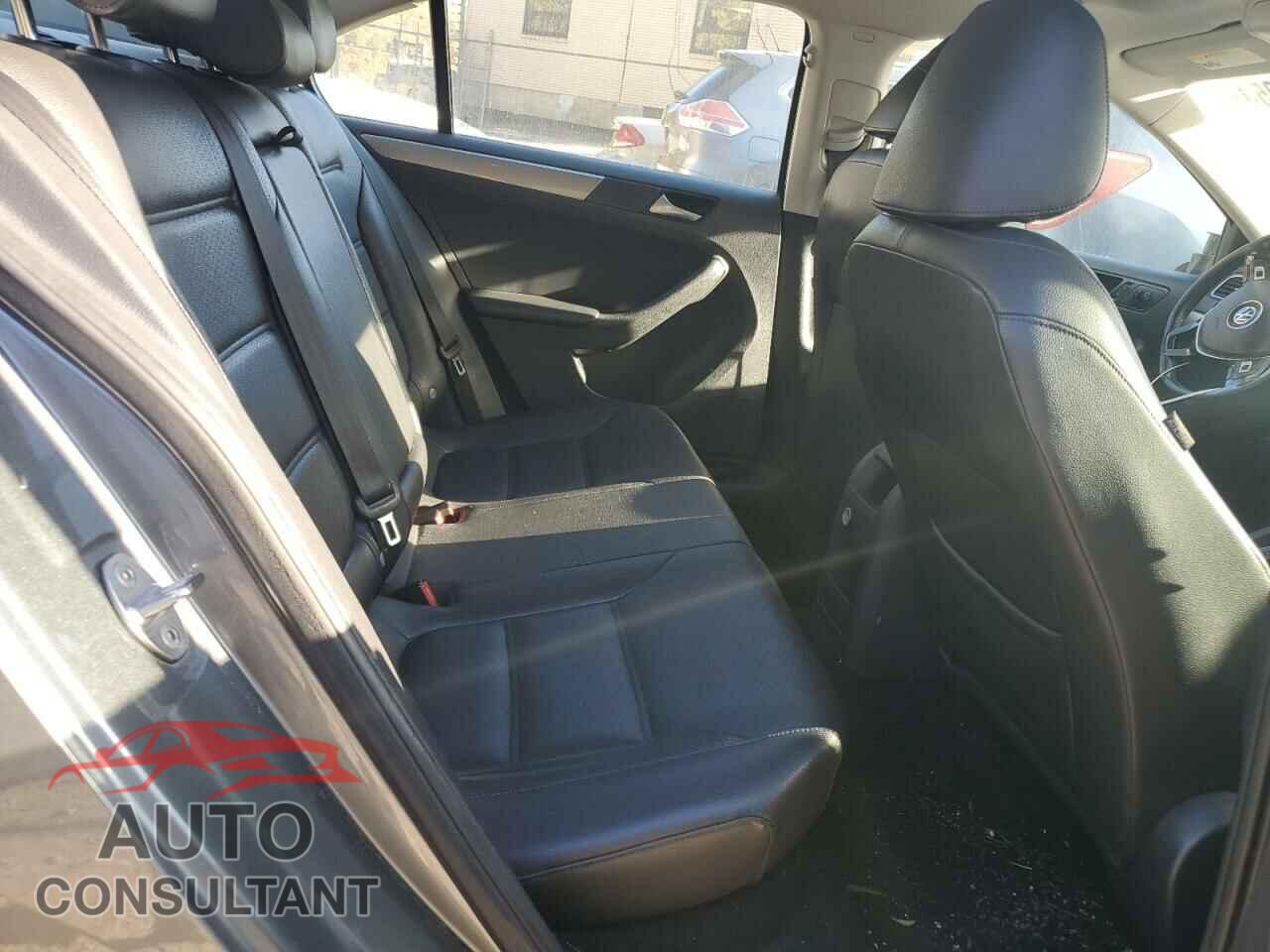 VOLKSWAGEN JETTA 2017 - 3VWDB7AJ2HM272468
