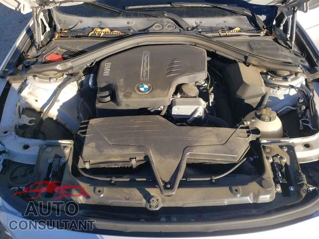 BMW 3 SERIES 2016 - WBA8E1G55GNU10363