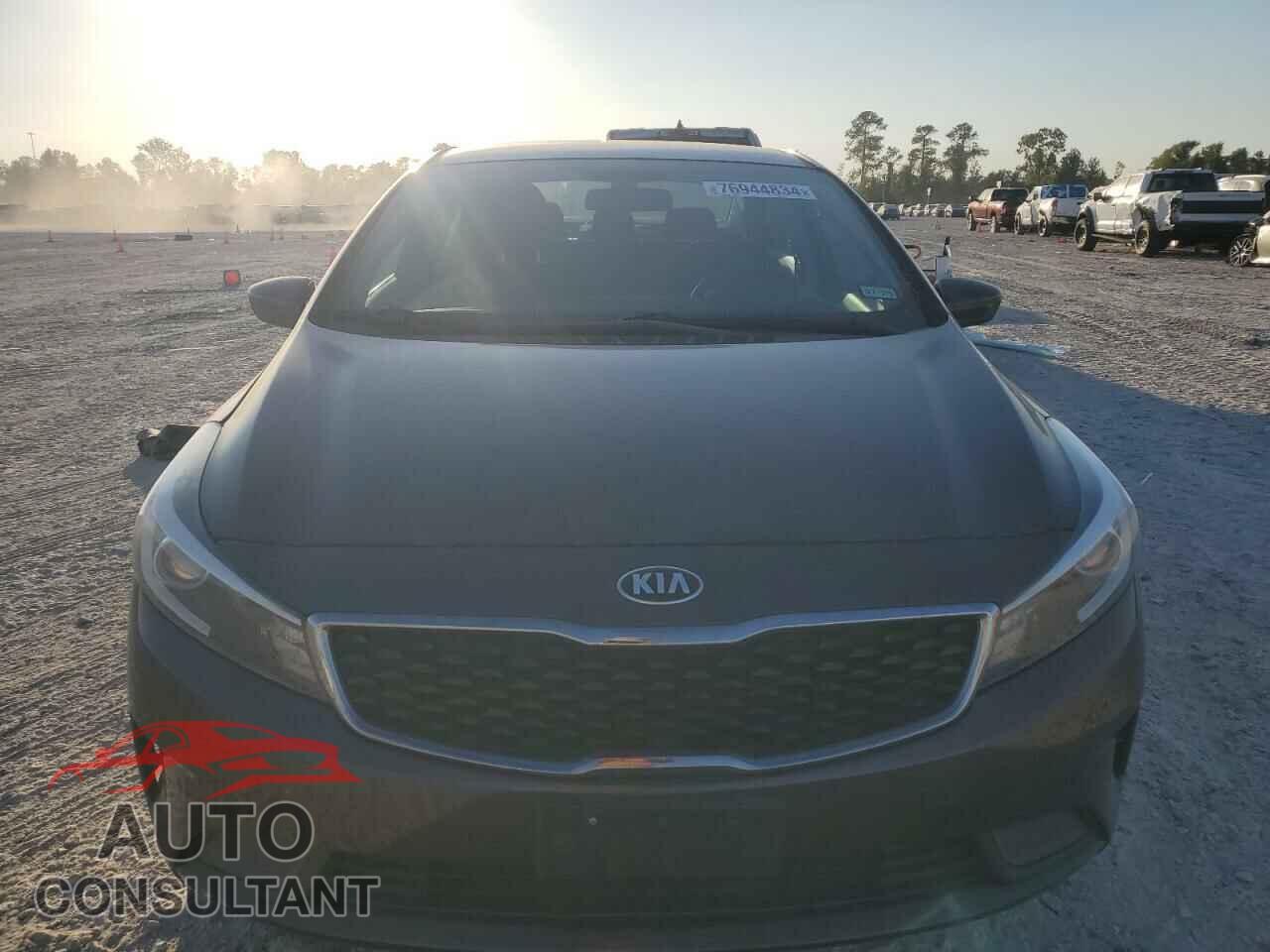 KIA FORTE 2017 - 3KPFK4A74HE080624