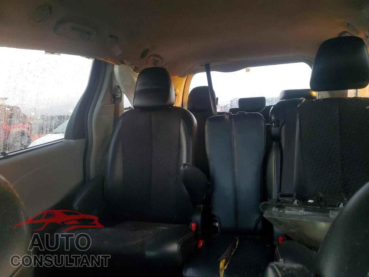 TOYOTA SIENNA 2013 - 5TDXK3DC8DS314304