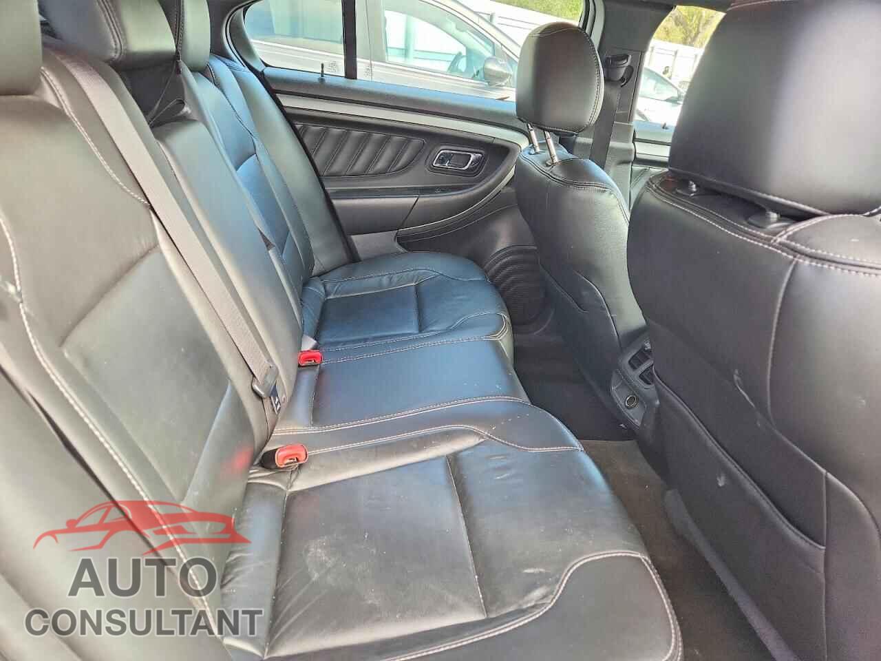 FORD TAURUS 2015 - 1FAHP2E82FG100230