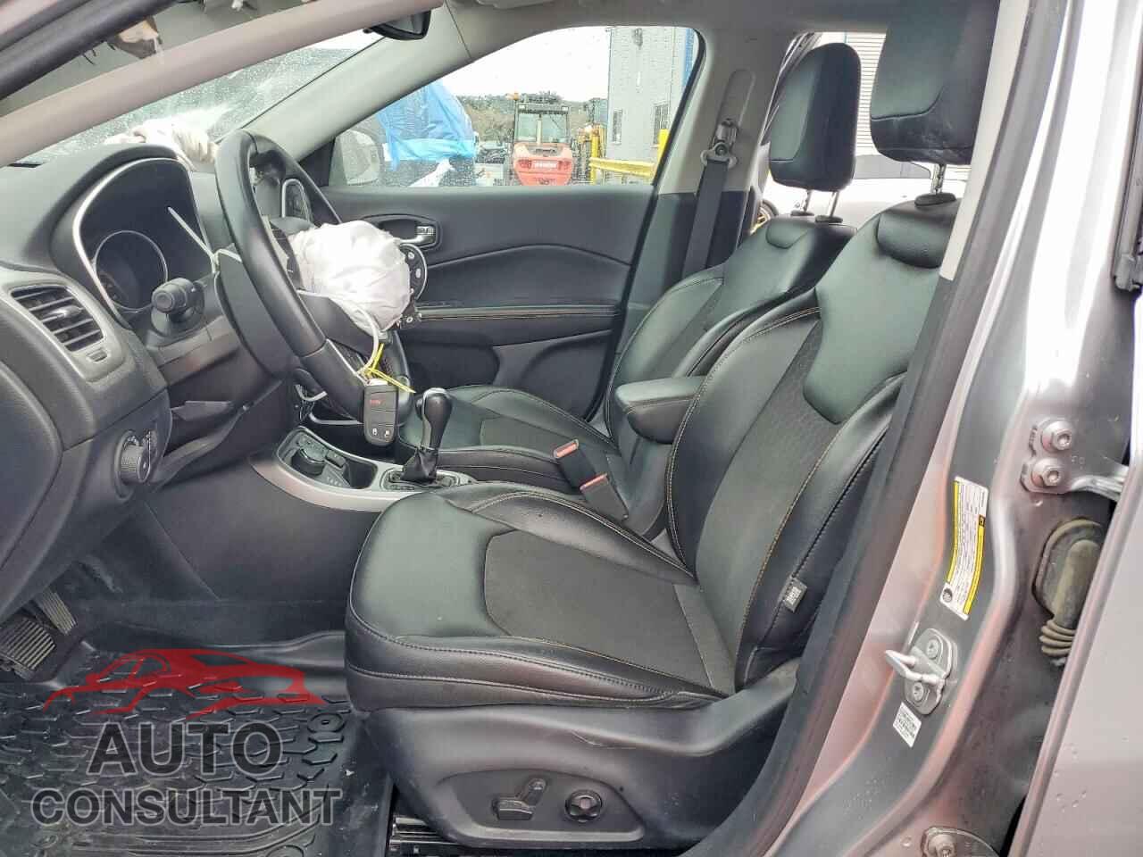 JEEP COMPASS 2018 - 3C4NJDBB7JT245536
