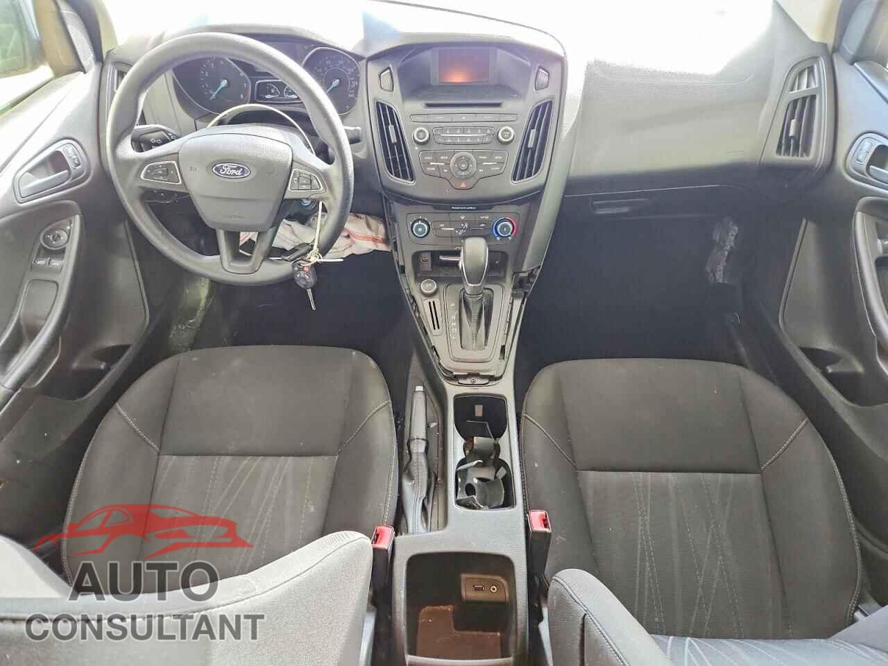 FORD FOCUS 2017 - 1FADP3E20HL339463